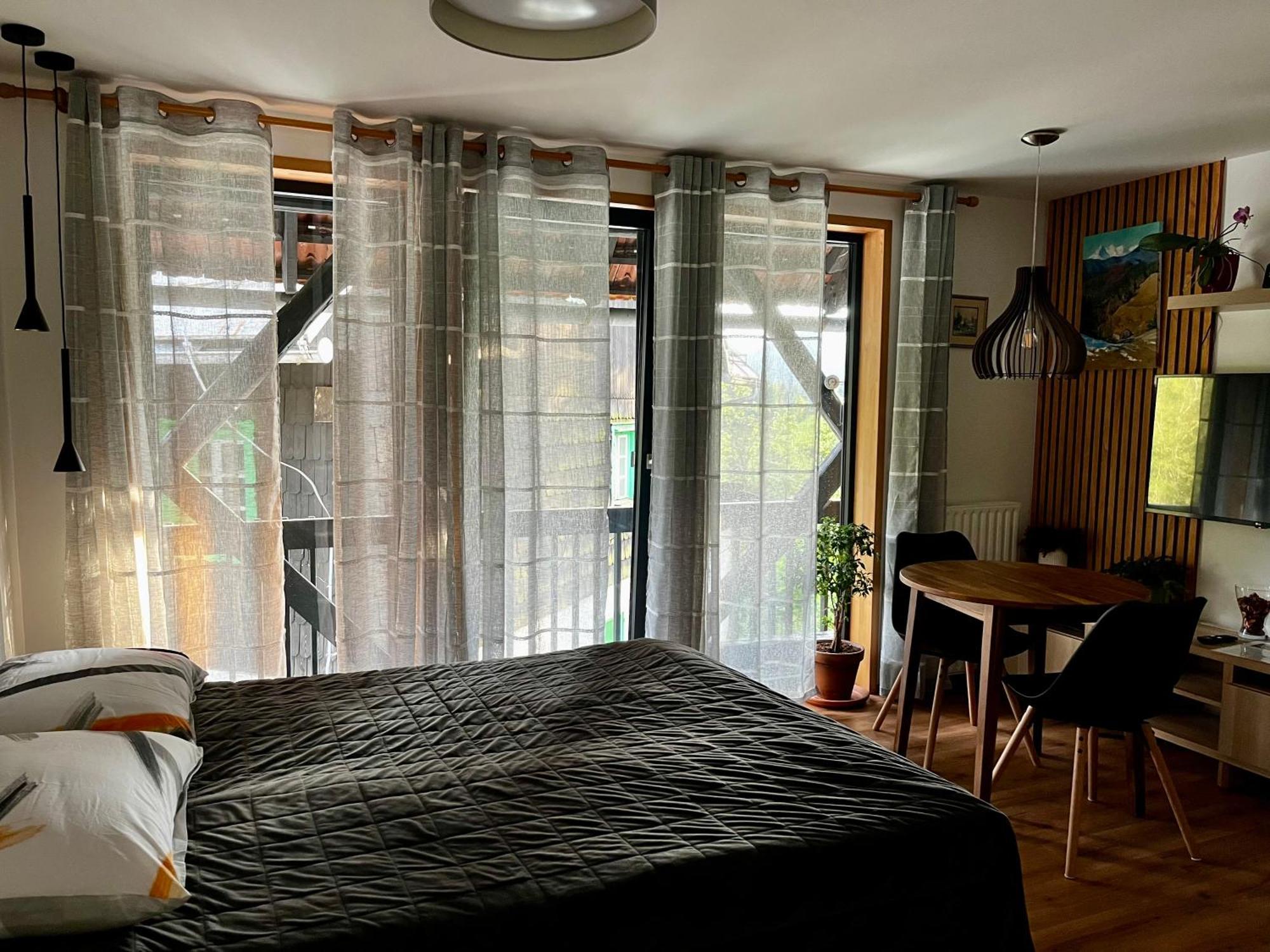 Apartments Pri Fencu Jesenice Exterior foto